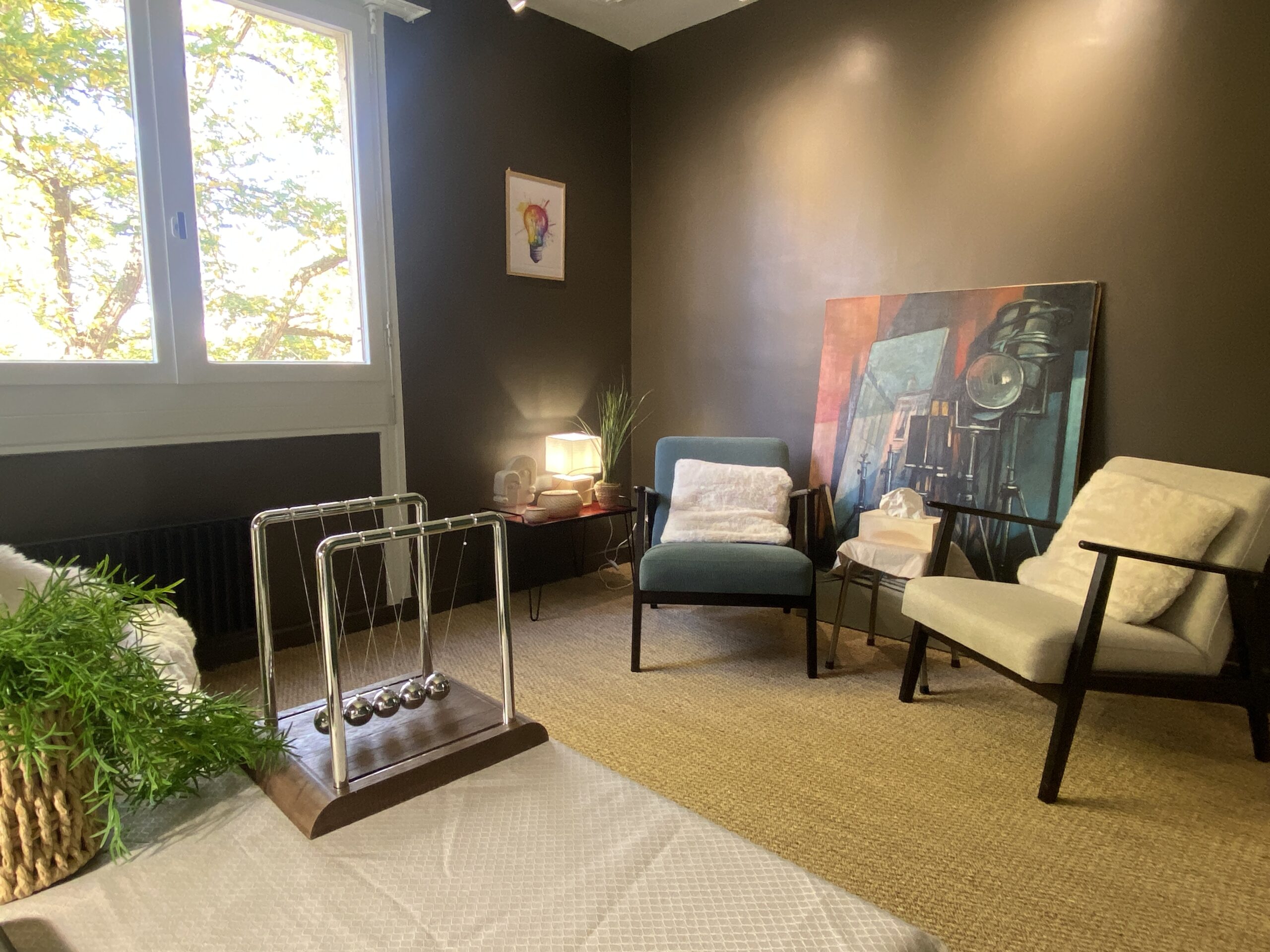 Photographie du Cabinet de consultation en hypnose Bois Guillaume cosy disposant de fauteuils confortables